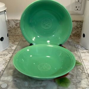 Vintage ONEIDA PETALS SEA FOAM COUPE SALAD/SOUP BOWLS SET OF 2